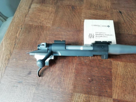 Buenas tardes, 

Vendo casi a estrenar un Winchester 70 modelo 
Coyote Light en 308w.

Lleva bases Warne 92