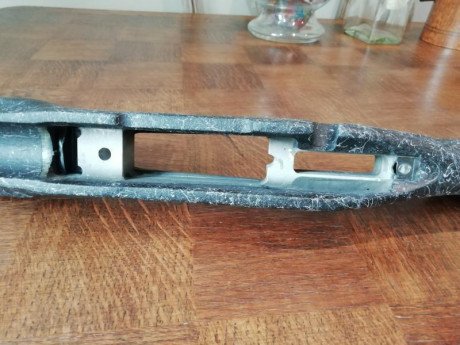 Buenas tardes, 

Vendo casi a estrenar un Winchester 70 modelo 
Coyote Light en 308w.

Lleva bases Warne 91