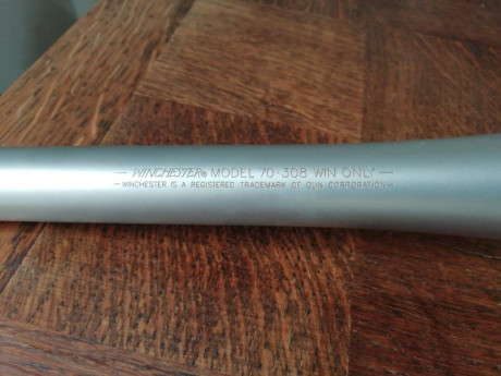 Buenas tardes, 

Vendo casi a estrenar un Winchester 70 modelo 
Coyote Light en 308w.

Lleva bases Warne 90