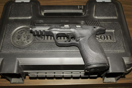 Vendo pistola Smith & Wesson M&P9 prácticamente nueva, solo dos cargadores disparados. Maletín 00