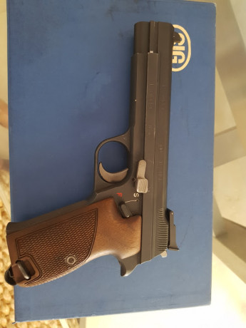 he mirado y no veo mostrar la Sig suiza considerada de las mejores del mundo en cuanto fabricacion y precision
aqui 02