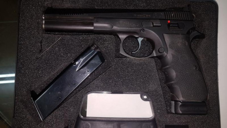 AGRADECER DE ANTEMANO A TODOS LOS COMPAÑEROS QUE ME HAN PERMITIDO IDENTIFICAR PLENAMENTE EL ARMA.
Especialmente 02