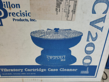 Saludos,  

Un amigo que deja el tiro me ha pedido que le anuncie unos artículos que tiene para vender. 00