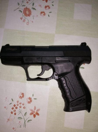 Un amigo vende una fantastica pistola Colt del calibre 45 ACP y una Walther P99 del calibre 9mm. parabelum 20