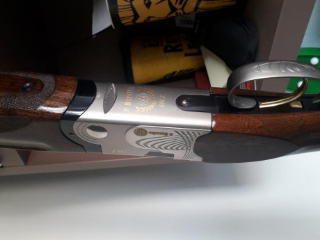 Flamante Beretta 686 trap.Con 76 de cañon y 2y1 estrellas.Escopeta solo estrenada ya que tiro con Perazzi.NUEVA.Se 02