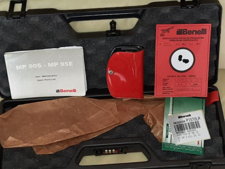 Vendo Benerlli Mp90, calibre 32, en perfecto estado, no se cuantos tiros habrá tirado cálculo que sobre 00