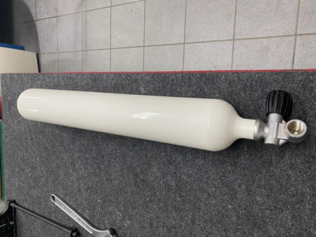 seguimos poniendo cosas a la venta por exceso de material.
Botella de 4l. De 300bar Con 4 cargas impoluta, 01