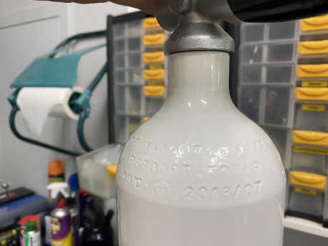 seguimos poniendo cosas a la venta por exceso de material.
Botella de 4l. De 300bar Con 4 cargas impoluta, 00
