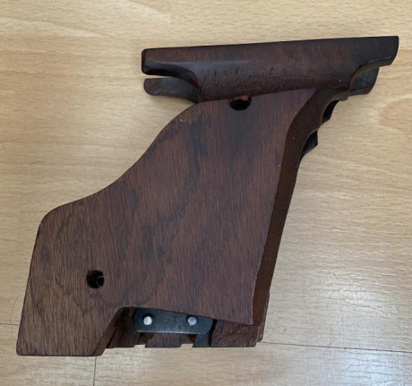 Muy buenas compañeros. 

Vendo cachas anatómicas para pistola Browning Buck Mark para zurdos. 
Talla M-L. 01