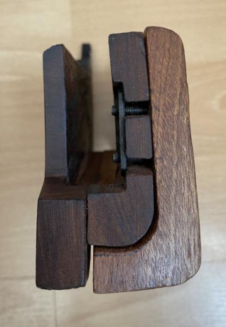 Muy buenas compañeros. 

Vendo cachas anatómicas para pistola Browning Buck Mark para zurdos. 
Talla M-L. 00