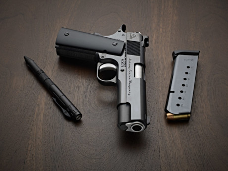 Tengo el capricho de un .45 ACP.
Tiene que ser el mas preciso. Super apto para precision y excelente para 11
