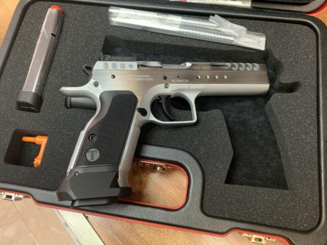Vendo Tanfoglio limited  custom, fabricada en 2020.  Casi sin disparar, unas cinco cajas como mucho, depositada 00