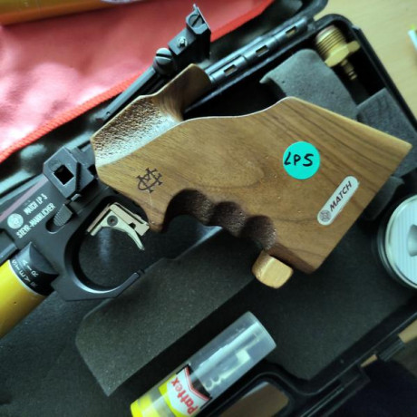 Hola amigos:
Vendo Steyr LP5 la precursora de la LP50 y como detalle tiene una pulgada menos de longitud 01