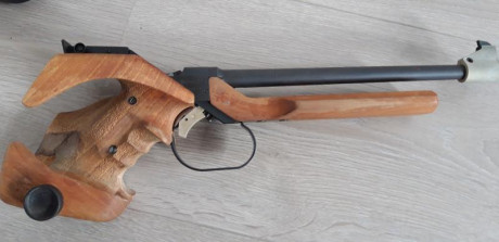 Vendo hammerli 150 para tiro libre, cacha S original. El arma tiene muy poco uso.
Precio 850€.
El arma 00