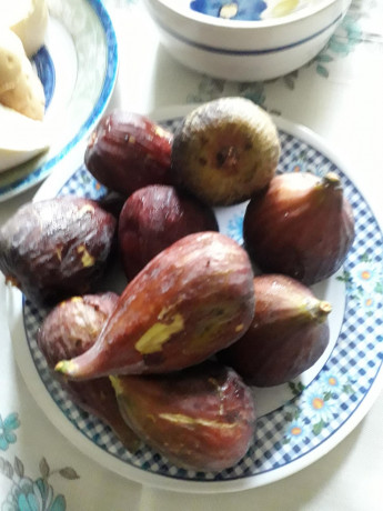 Hoy para comer acelgas hervidas y chuletón de vaca gallega vieja con seis semanas de maduración en cámara 40