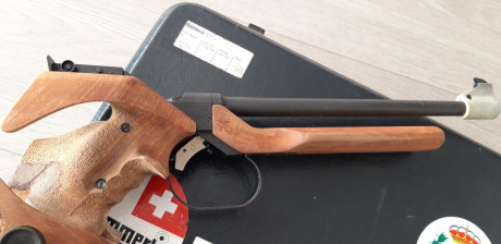 Vendo Hammerli 150 para tiro libre. Cacha Morini original talla S (sin tocar). La pistola esta en muy 00