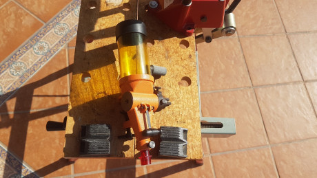 Hola a tod@s
Por ser material que no voy a utilizar, pongo a la venta mi Lee 3 Hole Turret Press homologada 10