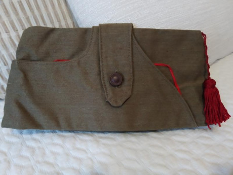 Gorro isabelino cuartelero estado impecable
25€,portes si es de fuera de Asturias 5€ 01