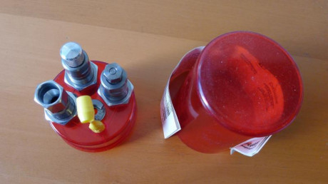 Hola a todos:
Vendo dies Hornady de calibre .30 Luger sin estrenar.
Precio 35€ mas portes, aunque prefiero 01