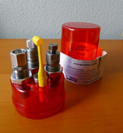Hola a todos:
Vendo dies Hornady de calibre .30 Luger sin estrenar.
Precio 35€ mas portes, aunque prefiero 00