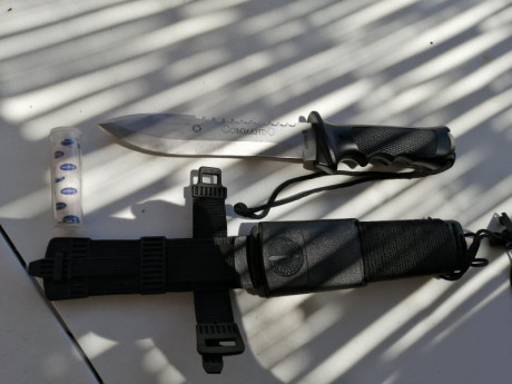 Vendo un Aitor Commando con todos los accesorios y con caja, está usado un par de veces.
80€+envío.

619805255 02