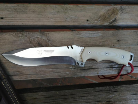 ----VENDIDO----
Vendo Cudeman BV Español edición especial con cachas de micarta blanca, separadores rojos 02