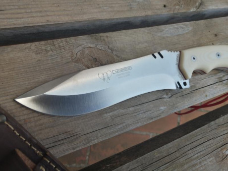 ----VENDIDO----
Vendo Cudeman BV Español edición especial con cachas de micarta blanca, separadores rojos 00