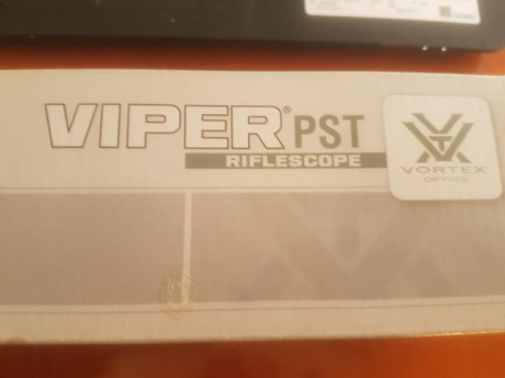 Vendo Vortex Viper 1-4x24 PST reticula iluminada con 10 intensidades,en estado como nuevo sin marcas de 00