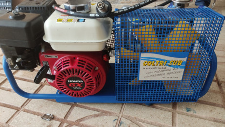 Buenas compañeros, pongo a la venta mi equipo de recarga para PCP por disponer de otro compresor bauer:


-Compresor 00
