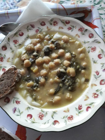 Hoy para comer acelgas hervidas y chuletón de vaca gallega vieja con seis semanas de maduración en cámara 60