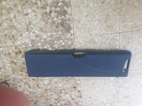 Un amigo me ha pedido que le ponga en venta esta escopeta
Bretta Urika a pesar de los años que tiene,la 20