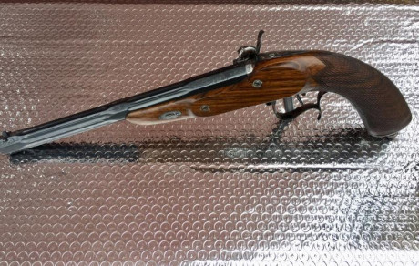 Buenas, 
Un compañero me pide que le suba  esta pistola "Gastine Renette" de Arsa que pone a 00