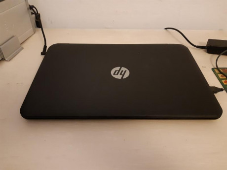 SE PUEDE CERRAR
Vendo ordenador portátil HP 250 G3 Notebook PC.
Muy muy poco uso. Nuevo costó 375 euros. 00