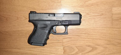 Vendo Glock 26 generación 3, con miras truglo alza verde punto mira rojo, con cargador de 10, 12, 15 cartuchos, 02