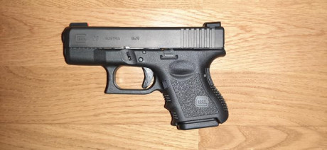 Vendo Glock 26 generación 3, con miras truglo alza verde punto mira rojo, con cargador de 10, 12, 15 cartuchos, 01