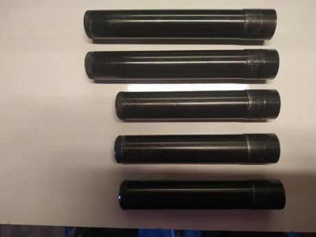 Vendo 5 bombonas de Co2 para pistola Steyr, son antiguas pero funcionan perfectamente. Junto a las bombonas 00