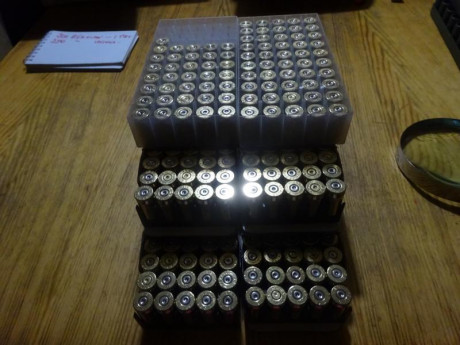 Muy buenas, el lote va distribuido de la siguiente manera:

200 vainas Remington con 1 tiro y Tumbler 01