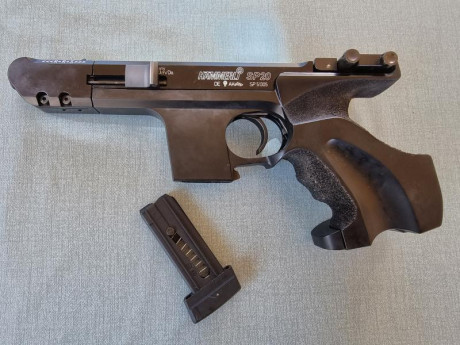 Vendo PISTOLA HAMMERLI SP20 .22LR con muy poco uso. 
Regalo zapatillas de tiro Gehmann T43 también con 42