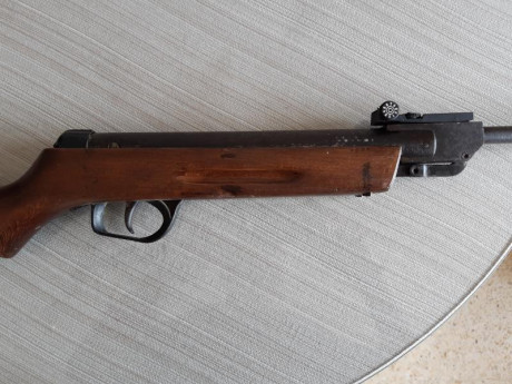 Vendo carabina marca El Gamo modelo David calibre 4,5.
Necesita un poco de restauración y el disparador 01