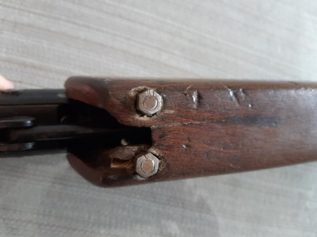 Vendo carabina marca El Gamo modelo David calibre 4,5.
Necesita un poco de restauración y el disparador 11