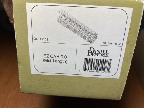 Vendo guardamnos para AR15 de la marca orignal Daniel defense, nuevo a estrenar. Es medida mid-length 01
