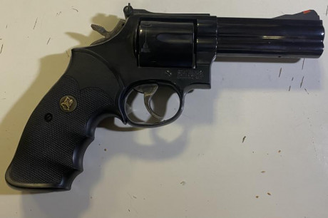 Vendo Revólver Smith & Wesson.
Mod: 586-3
Cal.357 Mg
Cañón de 4”
En muy buen estado y funcionando 01