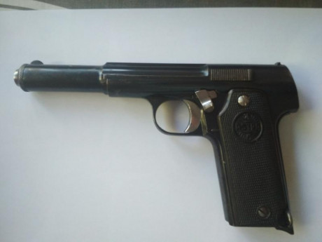 Vendo Astra 400, con marcaje del ejército. Según punzón, de trata de unas 400 del año 1937 del arsenal 20