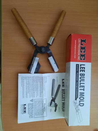 Se vende turquesa de calibre 535 de doble cavidad de la marca Lee.

Precio 20 euros. 02