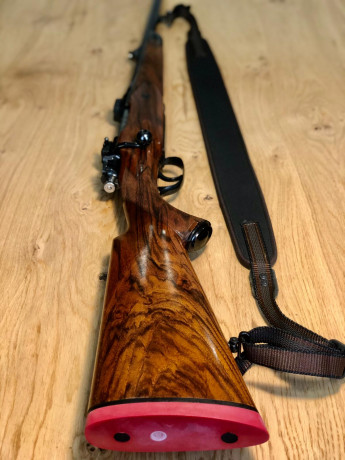 Se vende rifle de lujo recamarado en el polivalente 8x68S.
Hecho por encargo en Armería Viaji.
Estado 10