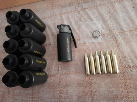 Pongo a la venta estas 3 armas de airsoft en full metal y con accesorios.

Precio 100€ cada una.

 20210719_115316.jpg 10