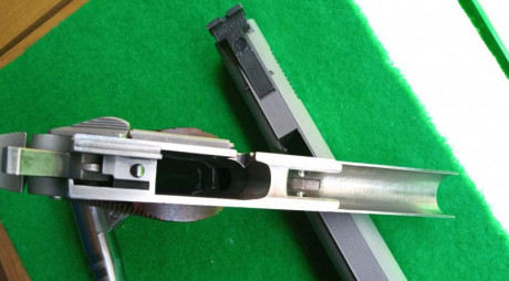 VENDIDA

Vendo:
pistola Colt Gold Cup National Match en acabado inoxidable, de calibre 45 ACP, modelo 11