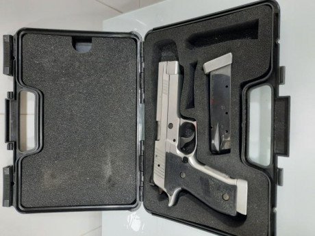 Buenos días, se vende sig sauer allround calibre 9mm, no me voy a alargar explicando las cualidades de 00