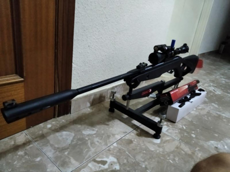 Tiene apenas unos meses. De abril de este año. Se han gastado menos de dos cajas de balines. 
Se vende 00