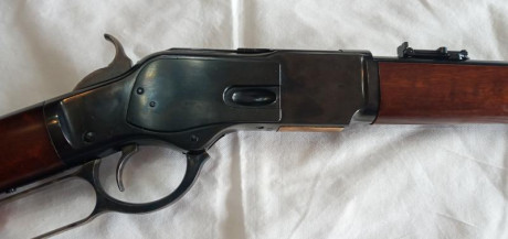 Vendo Uberti Mod. 1873 Carbine, Cal. 44-40, réplica del Winchester Mod. 1873, en estado nuevo, sin estrenar. 01